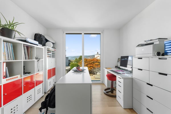 Exklusive 2.5-Zimmer-Traumwohnung mit Seeblick am Oberfeldweg in Bellmund 11