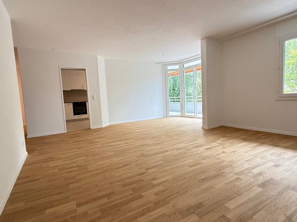 ERSTVERMIETUNG nach Sanierung: 1.5-Zi-Wohnung mit Balkon im Eigentumsstandart 8