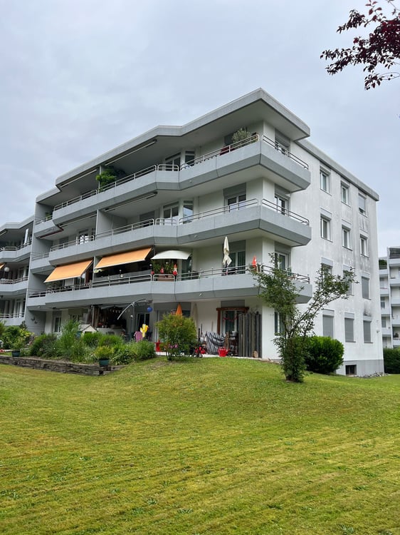 ERSTVERMIETUNG nach Sanierung: 1.5-Zi-Wohnung mit Balkon im Eigentumsstandart 12