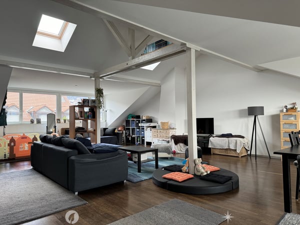 Grosszügige 3.5-Zimmer-Dachwohnung mit grossem Balkon an zentraler Lage 3