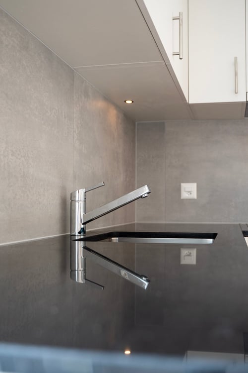 Moderne 2.5-Zimmer-Attikawohnung mit zwei grosszügigen Terrassen in Nidau 6