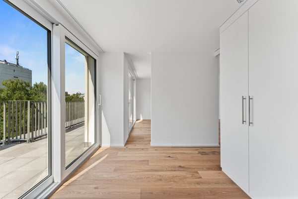 Moderne 2.5-Zimmer-Attikawohnung mit zwei grosszügigen Terrassen in Nidau 3