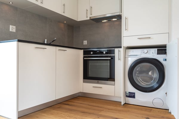 Moderne 2.5-Zimmer-Attikawohnung mit zwei grosszügigen Terrassen in Nidau 7