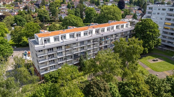 Moderne 2.5-Zimmer-Attikawohnung mit zwei grosszügigen Terrassen in Nidau 10