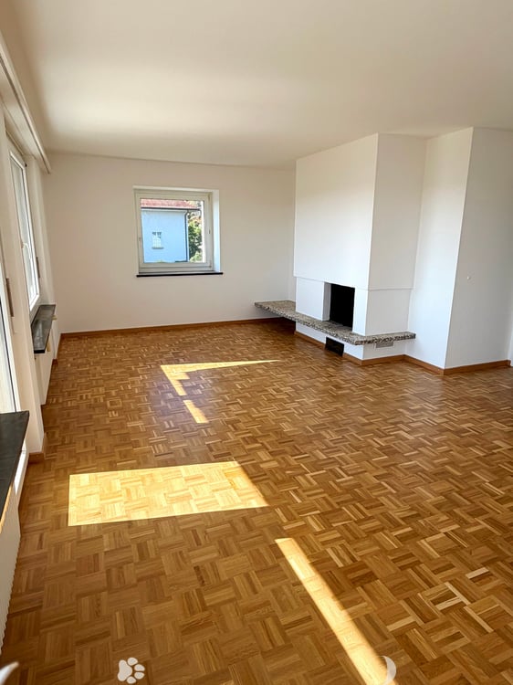 Helle 3-Zimmerwohnung mit Balkon, See- und Alpensicht in Biel 3