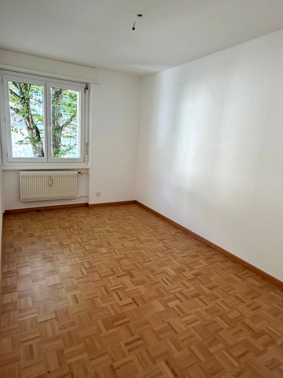 Helle 3-Zimmerwohnung mit Balkon, See- und Alpensicht in Biel 4