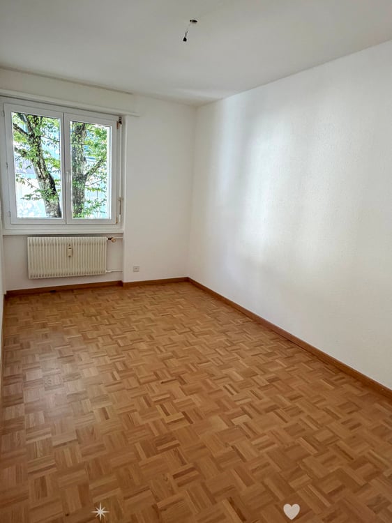 Helle 3-Zimmerwohnung mit Balkon, See- und Alpensicht in Biel 4