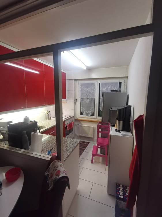Attraktive 4.5-Zimmerwohnung mit Balkon in Biel 3