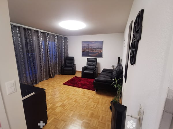 Attraktive 4.5-Zimmerwohnung mit Balkon in Biel 2