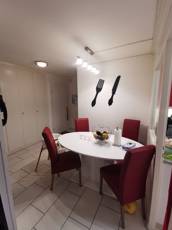 Attraktive 4.5-Zimmerwohnung mit Balkon in Biel 8