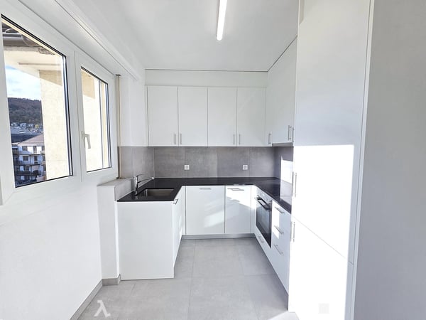 ERSTVERMIETUNG nach Komplettsanierung: Sonnige 4.5-Zi-Wohnung im Zentrum 4