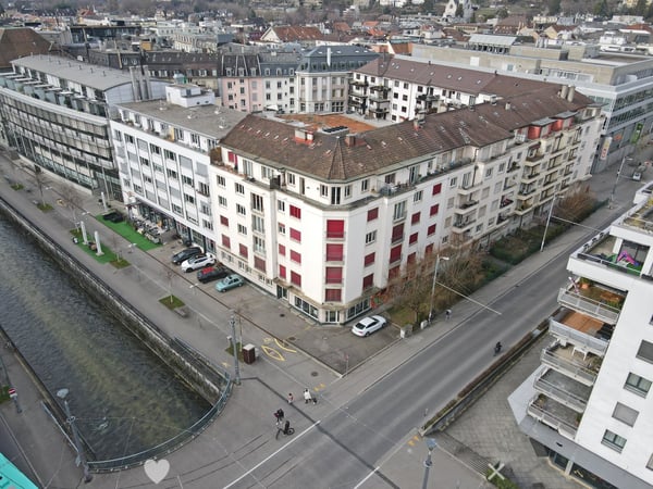 ERSTVERMIETUNG nach Komplettsanierung: Sonnige 4.5-Zi-Wohnung im Zentrum 2