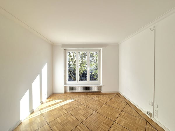 ERSTVERMIETUNG nach Komplettsanierung: Sonnige 4.5-Zi-Wohnung im Zentrum 10