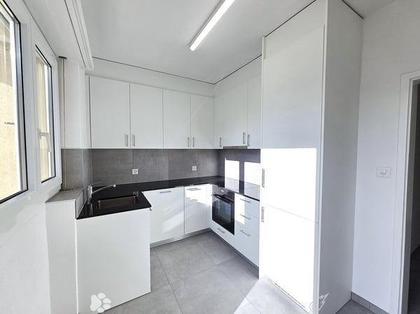 ERSTVERMIETUNG nach Komplettsanierung: Sonnige 4.5-Zi-Wohnung im Zentrum 3