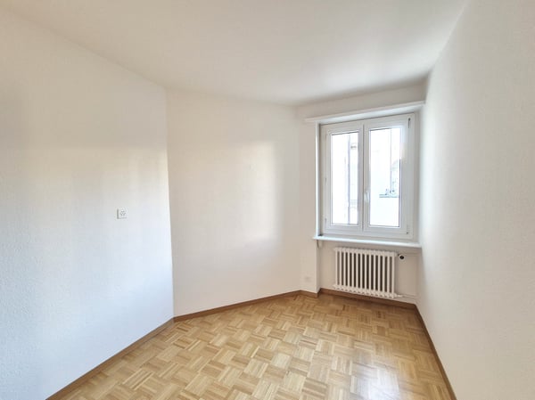 ERSTVERMIETUNG nach Komplettsanierung: Sonnige 4.5-Zi-Wohnung im Zentrum 13