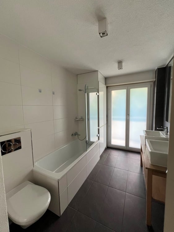 Lichtdurchflutete 4.5-Zimmer-Wohnung mit grosszügigem Badezimmer und moderner Ausstattung 10