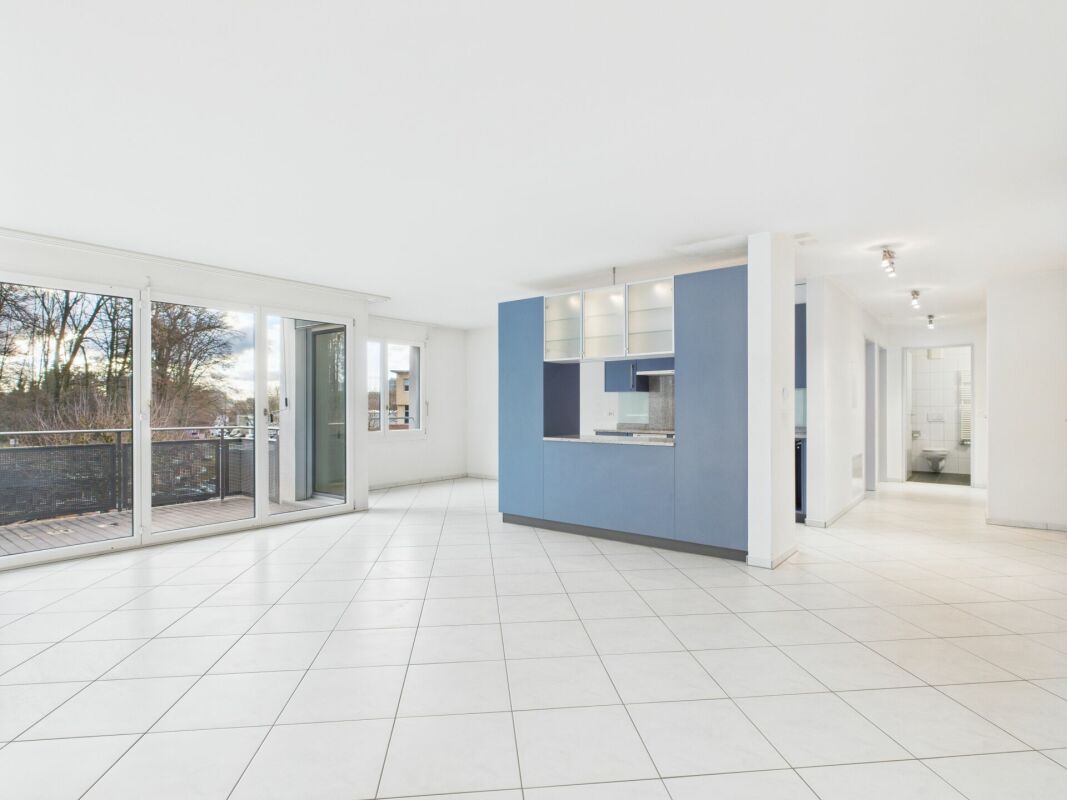 3½-Zimmer-Wohnung mit Einstellhallenplatz