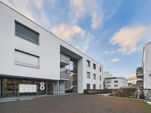 3½-Zimmer-Wohnung mit Einstellhallenplatz 12
