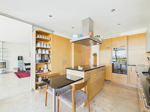 Exklusives 5½-Zimmer-Terrassenhaus mit Weitsicht 11