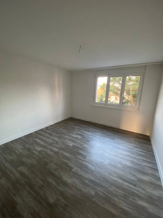 Spacieux appartement de 4.5 pièces avec balcon à Fleurier 4