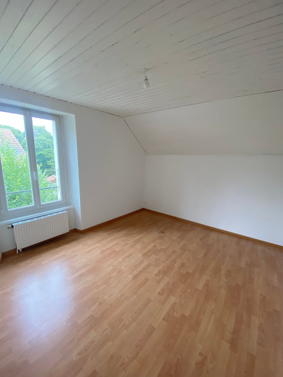 Charmant duplex de 1 pièces à Couvet 8