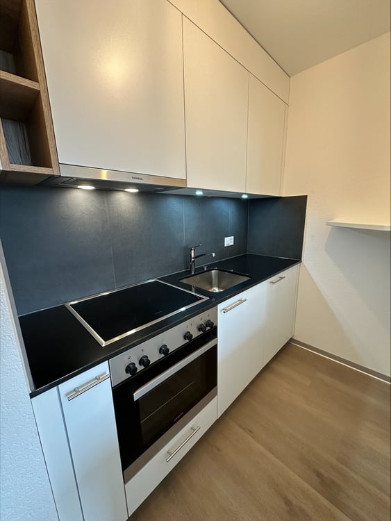 Charmant appartement rénové de 2.5 pièces avec vue sur le lac à Neuchâtel 1