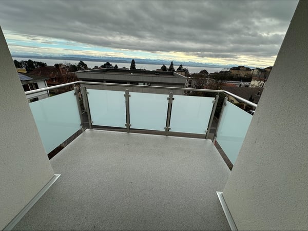 Magnifique appartement de 1.5 pièces avec balcon panoramique à Neuchâtel 8