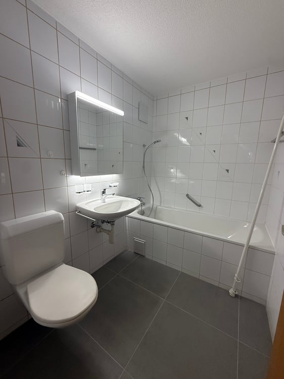 Appartement lumineux de 5.5 pièces avec balcon à Corcelles 14