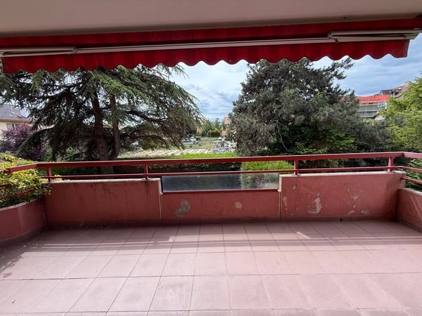 Appartement lumineux de 4.5 pièces avec balcon à Corcelles 12