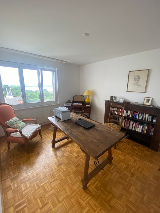 Très bel appartement de 4 pièces avec vue à Hauterive 5