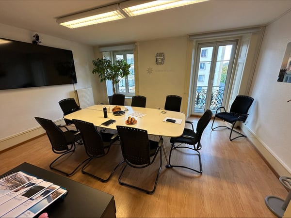Bureau lumineux de 4 pièces au cœur de Neuchâtel 5