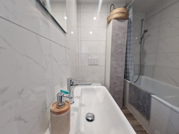 Charmant appartement de 3.5 pièces avec balcon à Milvignes 7