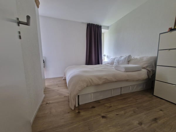 Charmant appartement de 3.5 pièces avec balcon à Milvignes 4