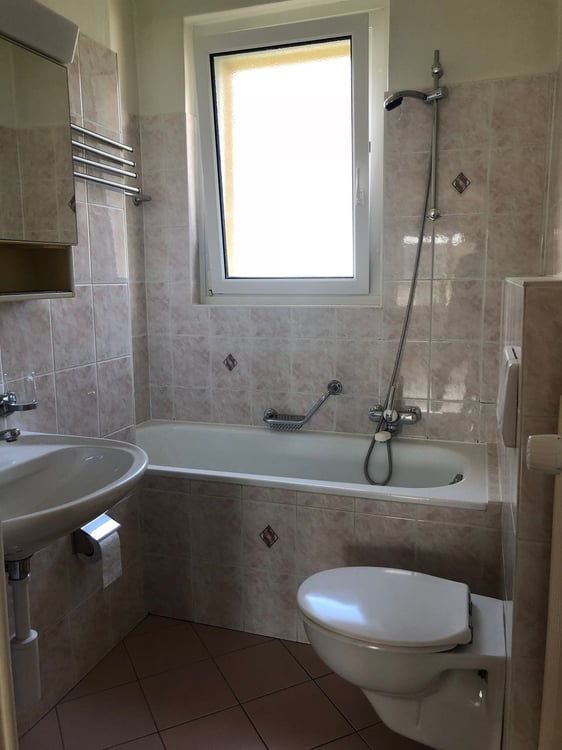 Spacieux appartement de 4 pièces avec balcon à Peseux 7