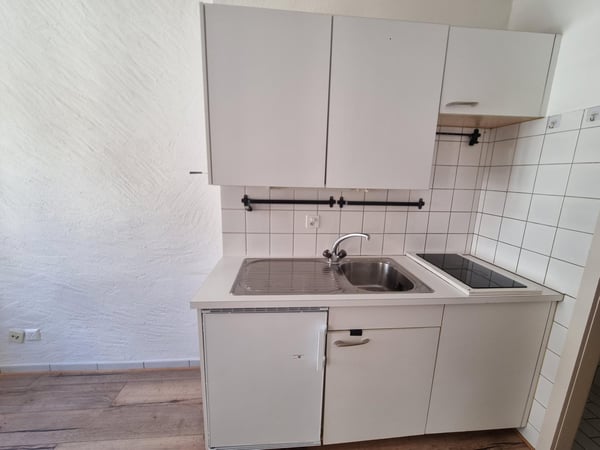 Charmant studio au 3ème étage à Neuchâtel – Disponible immédiatement 3