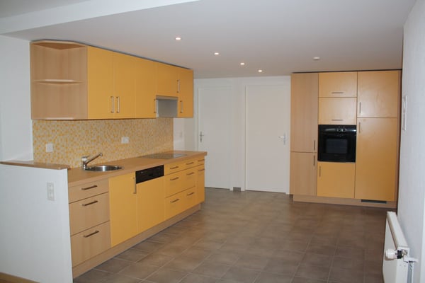 Spacieux appartement de 5.5 pièces avec balcon à Corcelles-Peseux 2