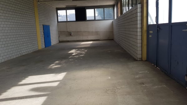 An guter Geschäftslage gegenüber dem ehemaligen Jemoli-Gebäude. 7