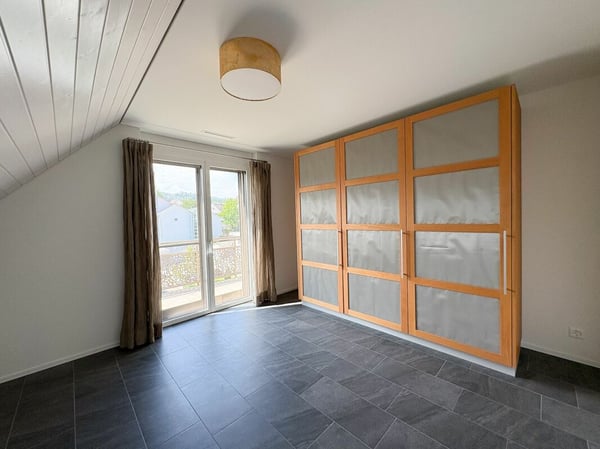 3.5-Zimmer-Dachwohnung mit zwei Balkone an ruhiger und grüner Lage 6