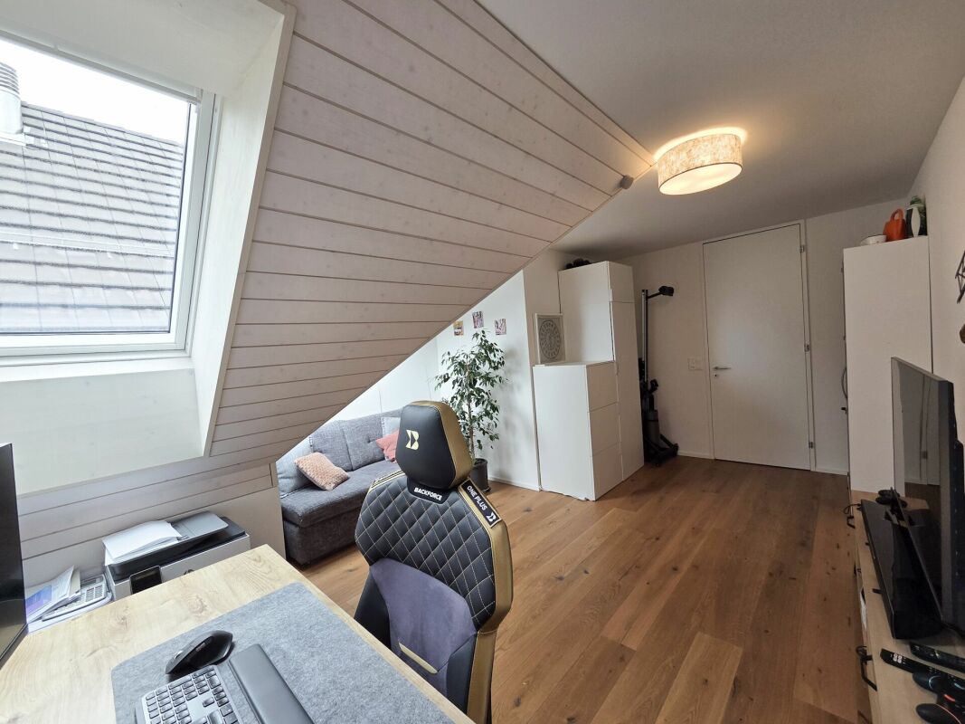 5.5-Zimmer-Dachwohnung mit gedecktem Balkon