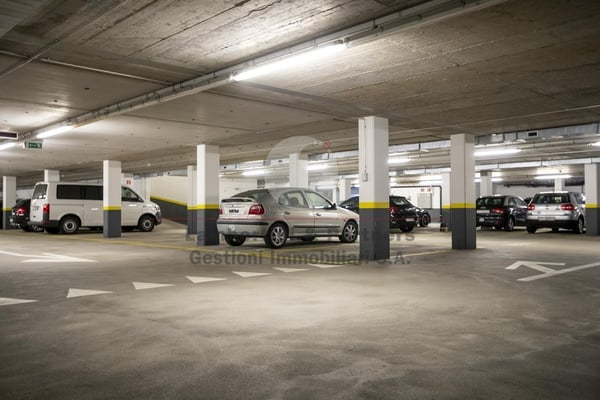 AFFITTIAMO POSTEGGI IN AUTORIMESSA 15
