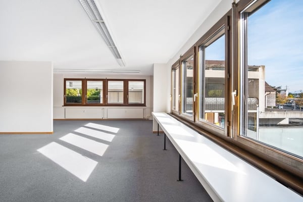Büroräumlichkeiten im Herzen Schwerzenbach, Chimlimärt 5