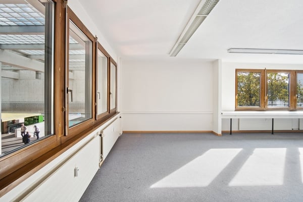 Büroräumlichkeiten im Herzen Schwerzenbach, Chimlimärt 3