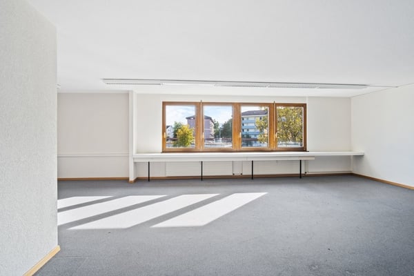 Büroräumlichkeiten im Herzen Schwerzenbach, Chimlimärt 4