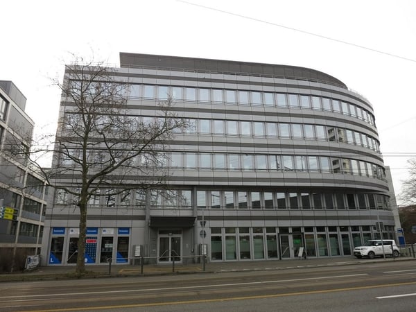 Lagerräume unmittelbar beim Bahnhof Oerlikon 1