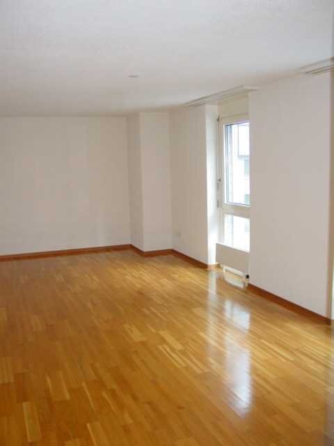 Wohnung mit Balkon in der Nähe des Bahnhofs Oerlikon 9