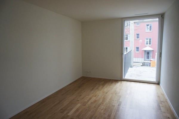 Gegenüber Primarschule - ideal für junge Familien 5