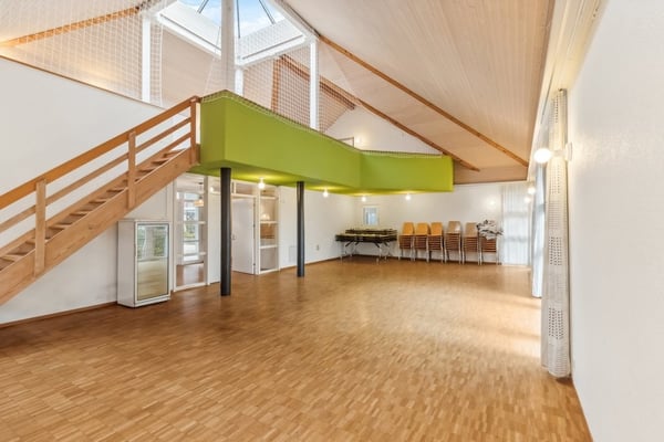 Kita Fläche wenige Gehminuten vom Bahnhof Schwerzenbach 3