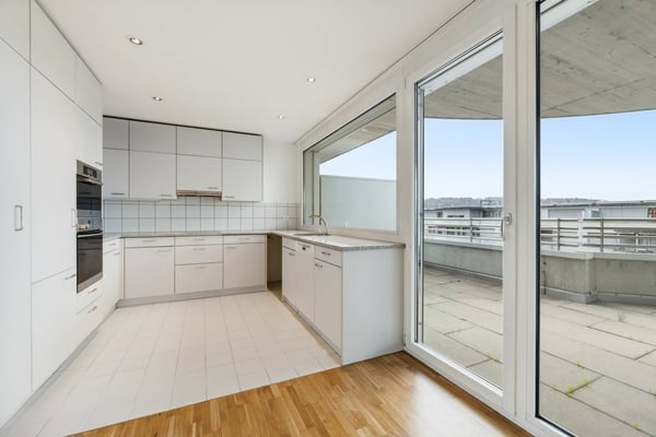 Maisonette-Attikawohnung mit grosszügigen Dachterrassen in Oerlikon 5