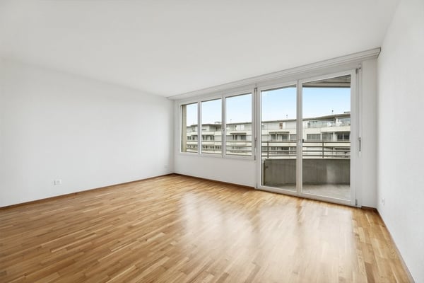 Maisonette-Attikawohnung mit grosszügigen Dachterrassen in Oerlikon 3