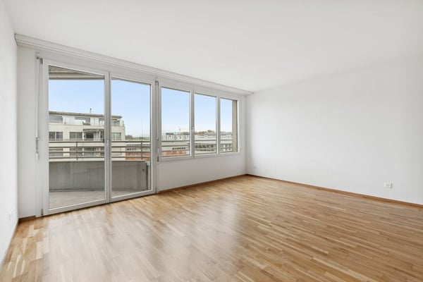 Maisonette-Attikawohnung mit grosszügigen Dachterrassen in Oerlikon 4